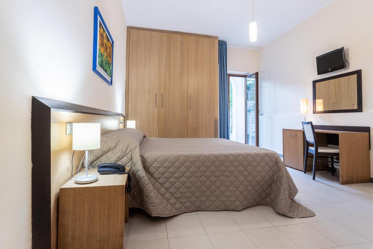 Club Azzurro Hotel & Resort بورتو سيساريو المظهر الخارجي الصورة