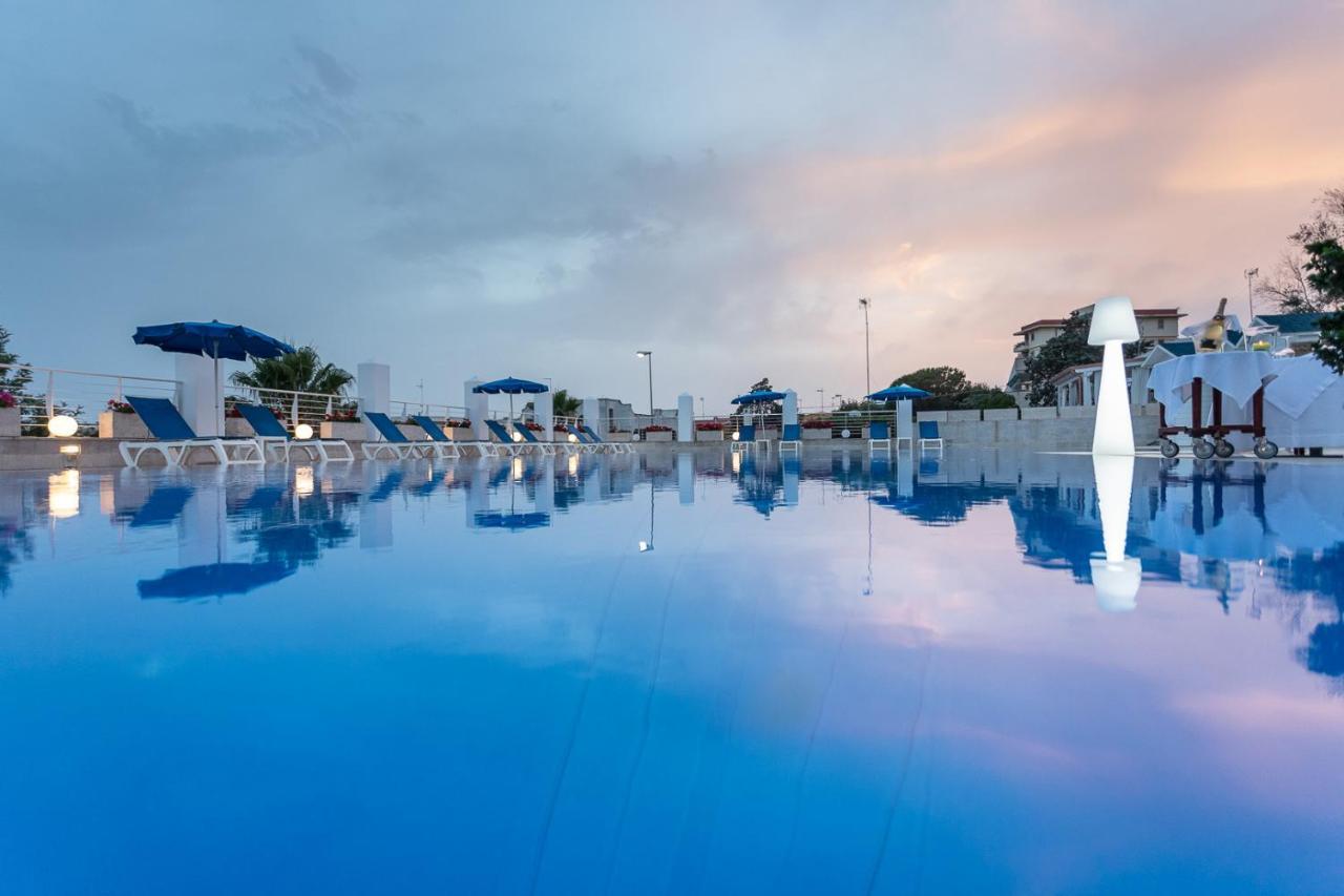 Club Azzurro Hotel & Resort بورتو سيساريو المظهر الخارجي الصورة