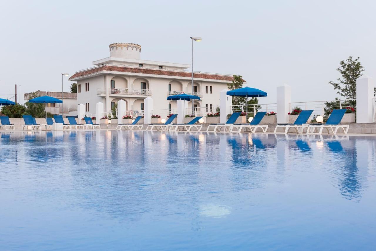 Club Azzurro Hotel & Resort بورتو سيساريو المظهر الخارجي الصورة