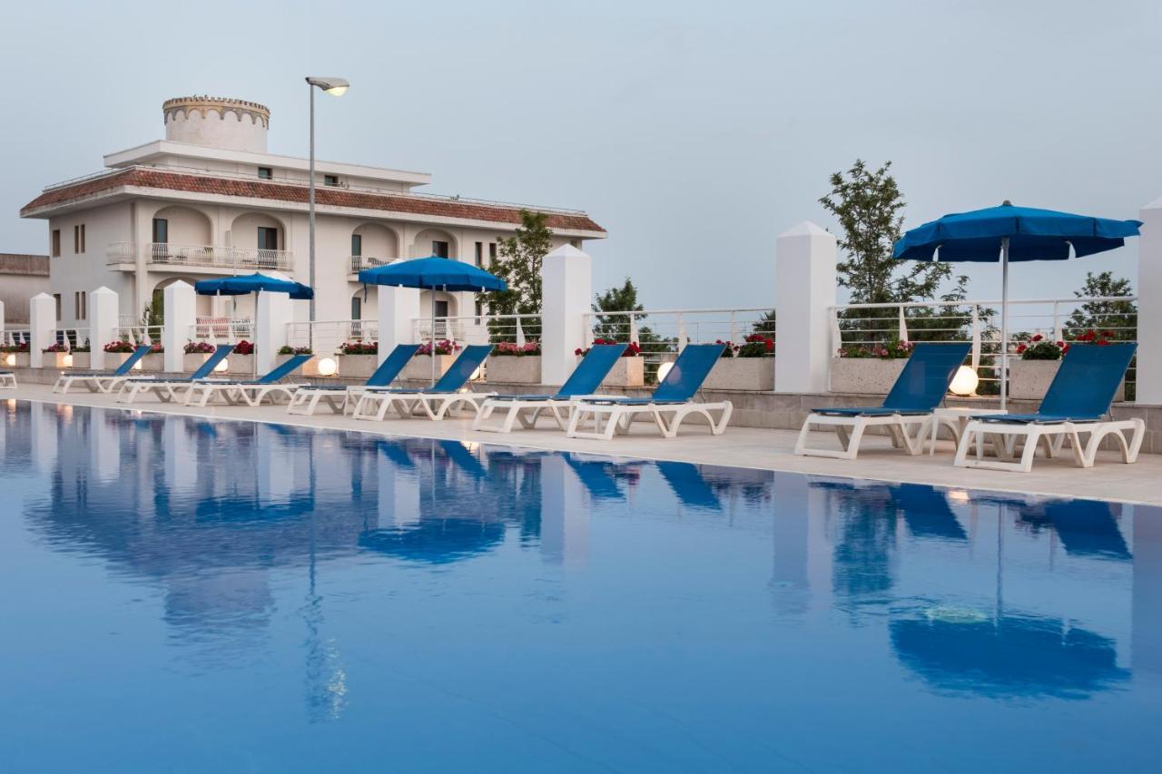 Club Azzurro Hotel & Resort بورتو سيساريو المظهر الخارجي الصورة